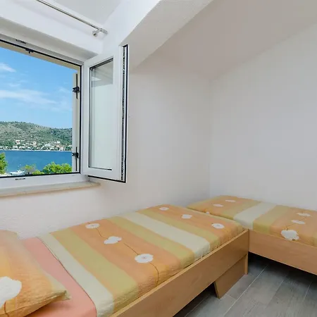 Roko * Rogoznica (Sibenik-Knin)